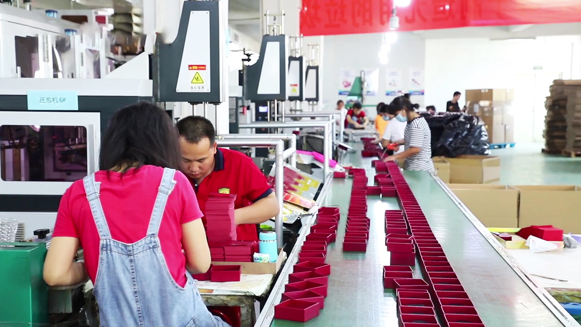 How to Choose Reliable Gift Box Packaging Manufacturers?