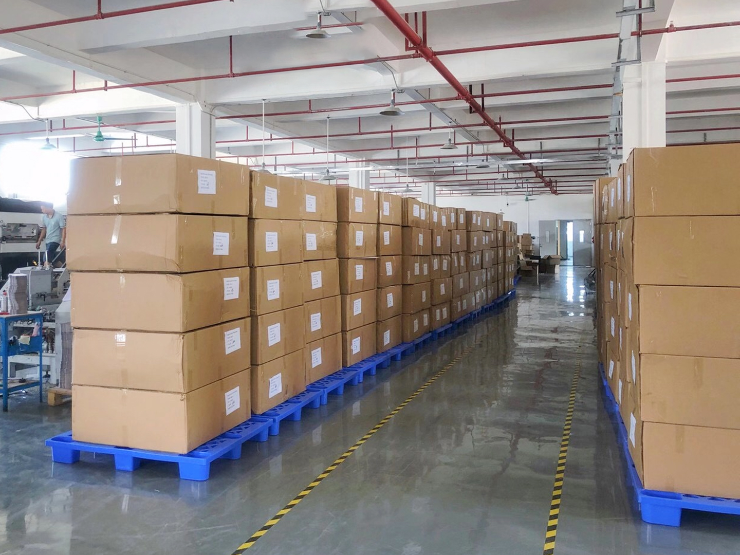 Gift Box: Hidden Costs in Custom Manufacturing You Need to Know (And How to Avoid Them)